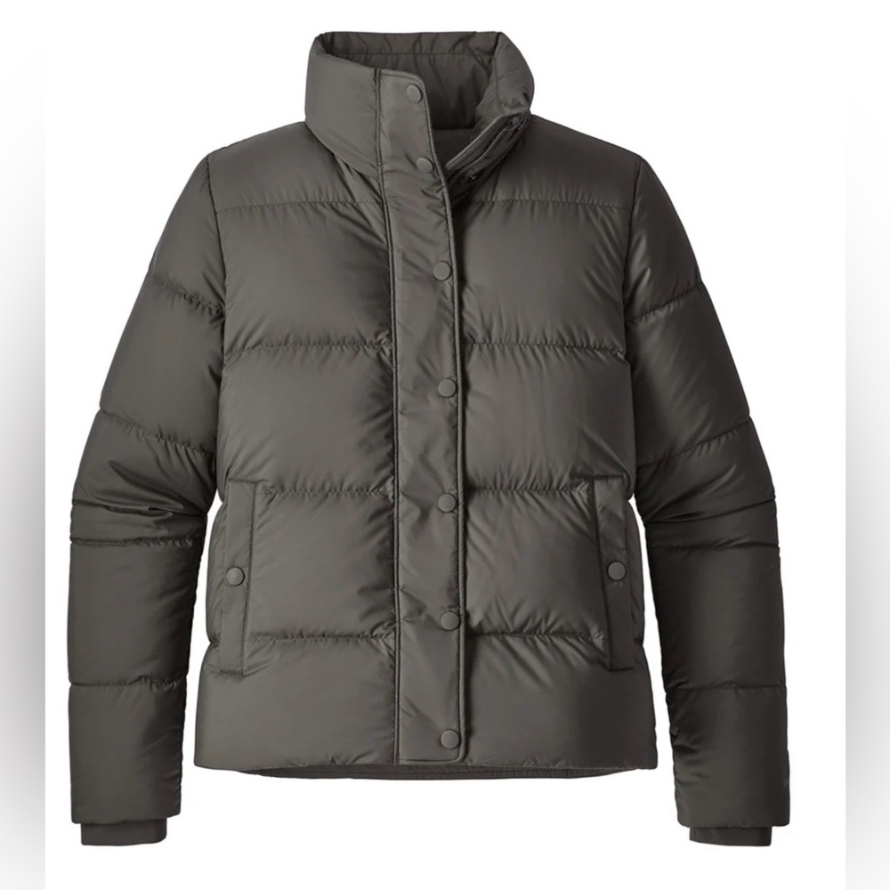 Patagonia women’s silent down Puffer Jacket Size S